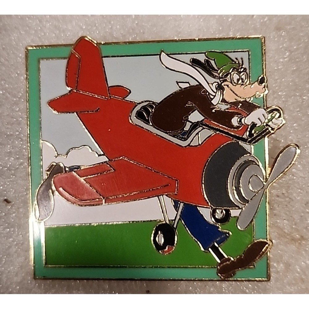 Disney Pin Goofy Sky School Mystery Landing Plane with Feet‎ LE 200 DLR 83361